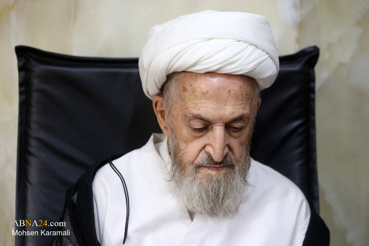 مراسم بزرگداشت رهبر شهید انقلاب از سوی آیت‌الله سبحانی در حرم حضرت معصومه(س)