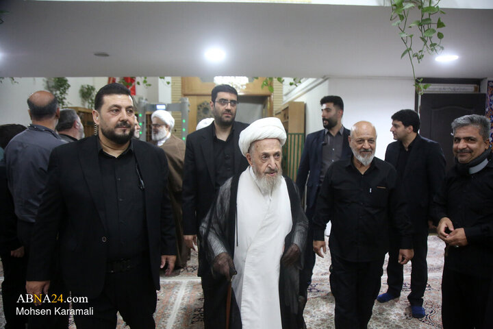 مراسم بزرگداشت رهبر شهید انقلاب از سوی آیت‌الله سبحانی در حرم حضرت معصومه(س)