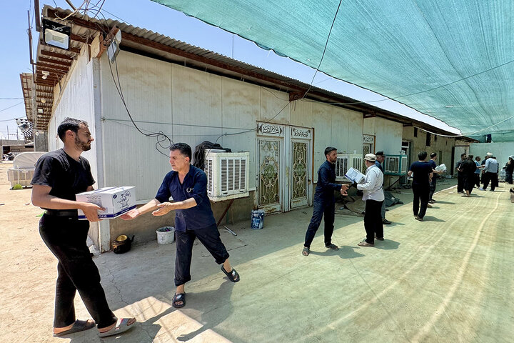 Photos: Efforts of Hazrat Masoumeh Shrine's Servants to Prepare Arbaeen Mawkib at Pillar 1080