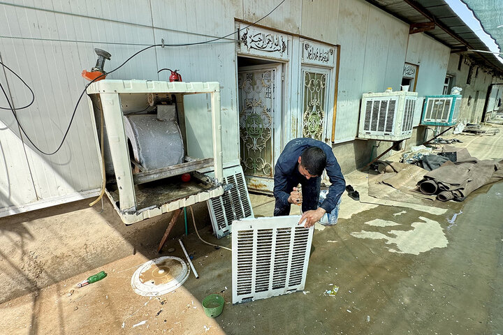 Photos: Efforts of Hazrat Masoumeh Shrine's Servants to Prepare Arbaeen Mawkib at Pillar 1080