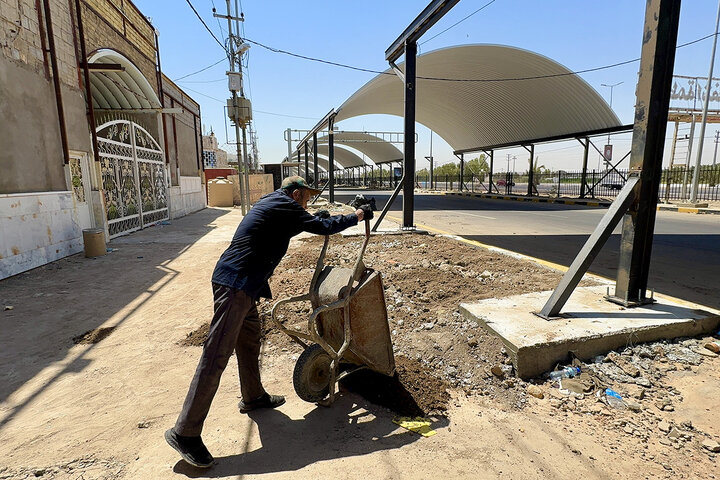 Photos: Efforts of Hazrat Masoumeh Shrine's Servants to Prepare Arbaeen Mawkib at Pillar 1080