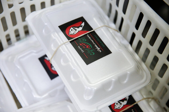 Photos: Astan Quds Razavi Distributes 8,000 Portions of Blessed Food in Memory of Martyred Leader of Revolution