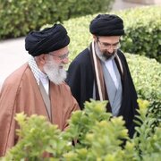 Kiongozi wa Mapinduzi ya Kiislamu: Kumuaga Shahidi Mkuu wa Iran Kulikuwa Tukio la Kihistoria na Mwamko Mkubwa Usio na Mfano