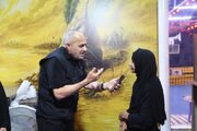 سيدتان مسنتان إحدى شيعية وأخرى سنية تخدمان زوار الاربعينية في مواكب البصرة