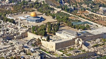 Babala ng mga opisyal ng Palestinian at Arabo tungkol sa pagbabago ng demograpikong komposisyon ng Jerusalem sa pulong sa Cairo