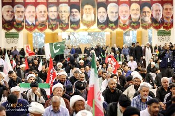 مراسم گرامی‌داشت رهبر شهید امت با حضور اندیشمندان بین‌الملل در حرم کریمۀ اهل بیت‌(ع) برگزار شد + ویدیو