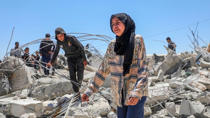 گزارش تصویری/ اسرائیل یک خانه فلسطینی را با بولدوزر تخریب کرد