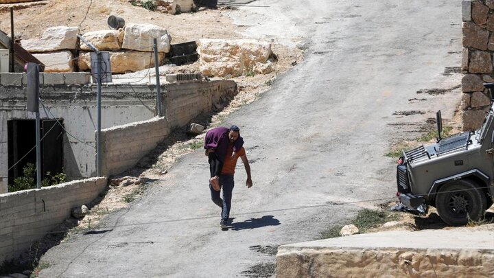 گزارش تصویری/ اسرائیل یک خانه فلسطینی را با بولدوزر تخریب کرد