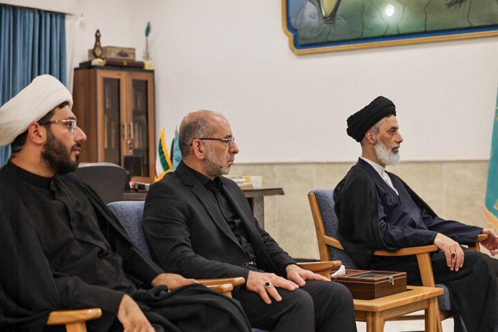 تقرير مصور/ تسليم راية الإمام الحسن (عليه السلام) إلى مسجد جمكران في مدينة قم