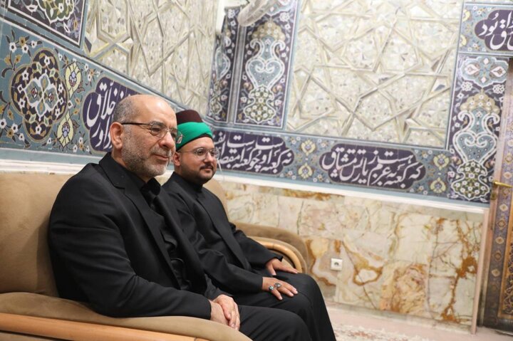 تقرير مصور/ تسليم راية الإمام الحسن (عليه السلام) إلى إدارة مرقد السيدة المعصومة (عليها السلام)