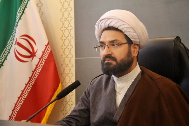جامعه اسلامی را بر پایه همکاری در نیکی، همدلی و خیرخواهی بنا می‌کند