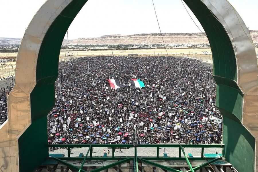 راهپیمایی گسترده در یمن؛ تأکید بر ادامه مقاومت و پایان محاصره + تصویر