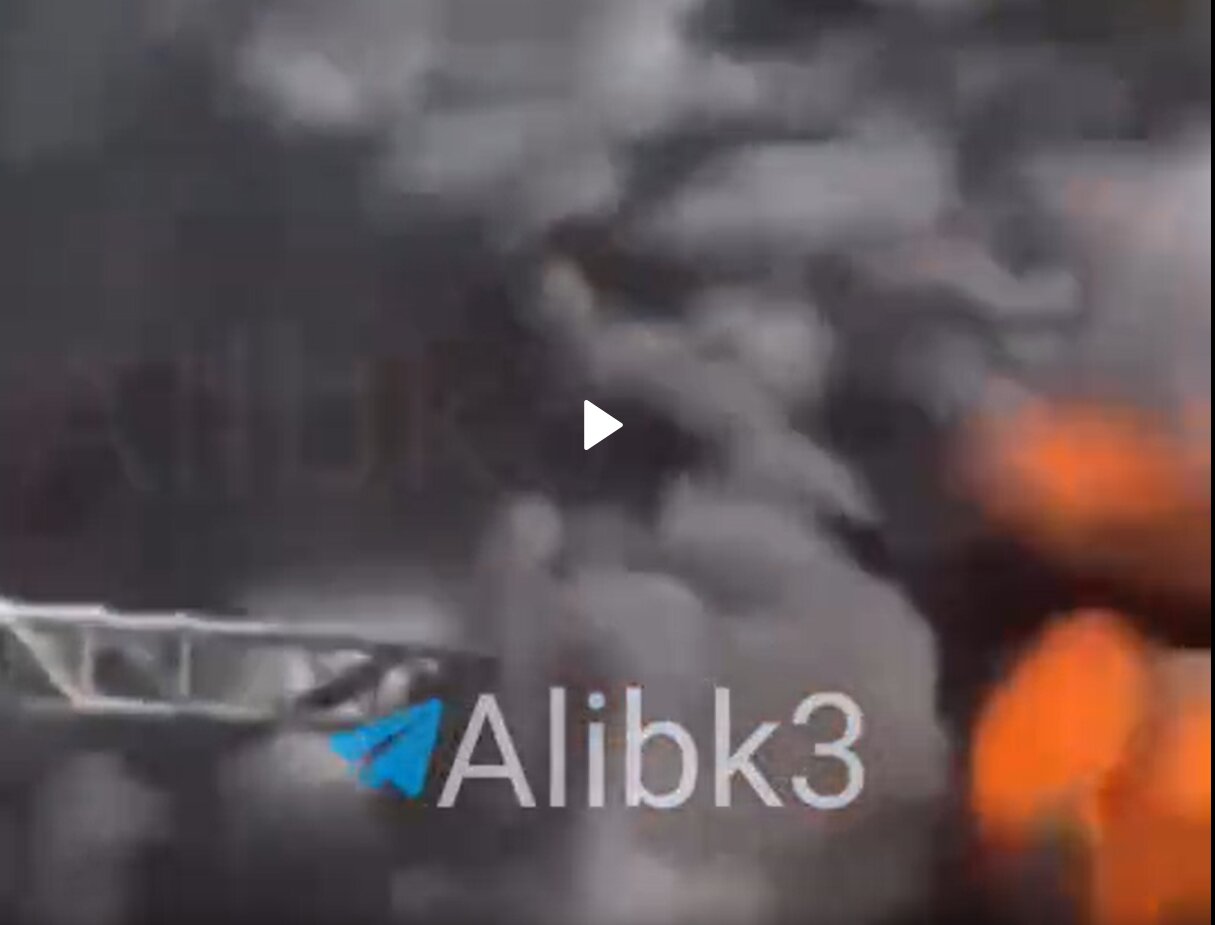 Kuveyt’te Vurulan Enerji Tesisi Alev Alev: Arap Medyasında O Görüntü