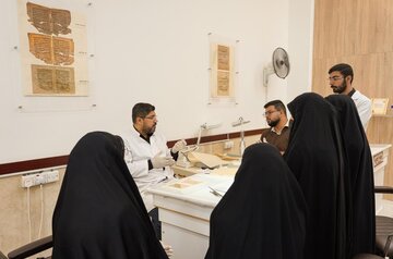 إقامة دورة تدريبية لترميم وحفظ المخطوطات في العتبة العلوية المقدسة 
