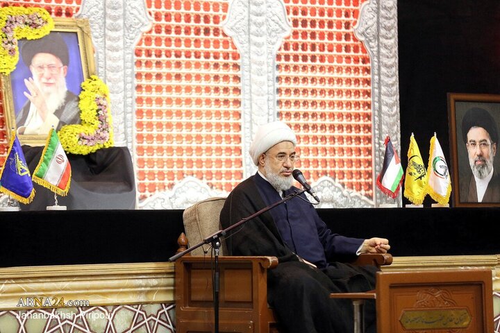 تقرير مصور/ الهيئات الدولية تقيم مراسم إحياء ذكرى قائد الثورة الشهيد في حرم السيدة المعصومة (ع) بقم