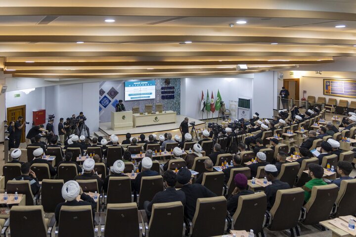 تقرير مصور/ الدعوة الى إعادة قراءة سيرة الإمام الحسن (ع) وفق مناهج علمية رصينة