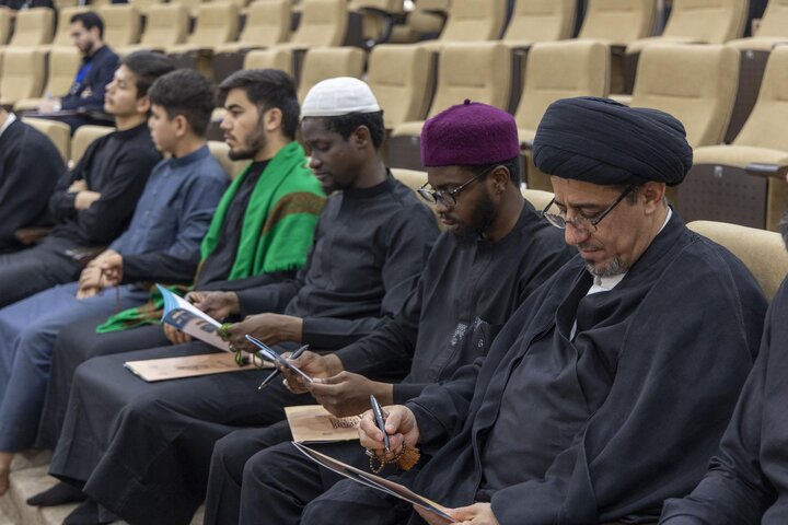 تقرير مصور/ الدعوة الى إعادة قراءة سيرة الإمام الحسن (ع) وفق مناهج علمية رصينة