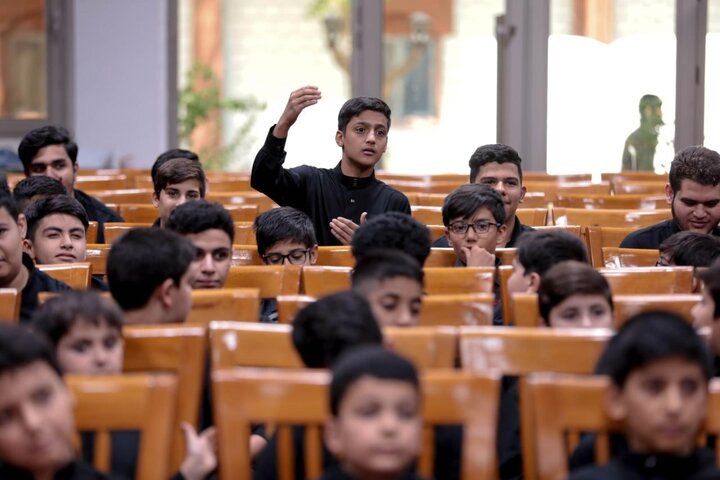 تقرير مصور/ إقامة محاضرة تربوية بعنوان: (إضاعة الوقت بين الإفراط والتفريط) في كربلاء