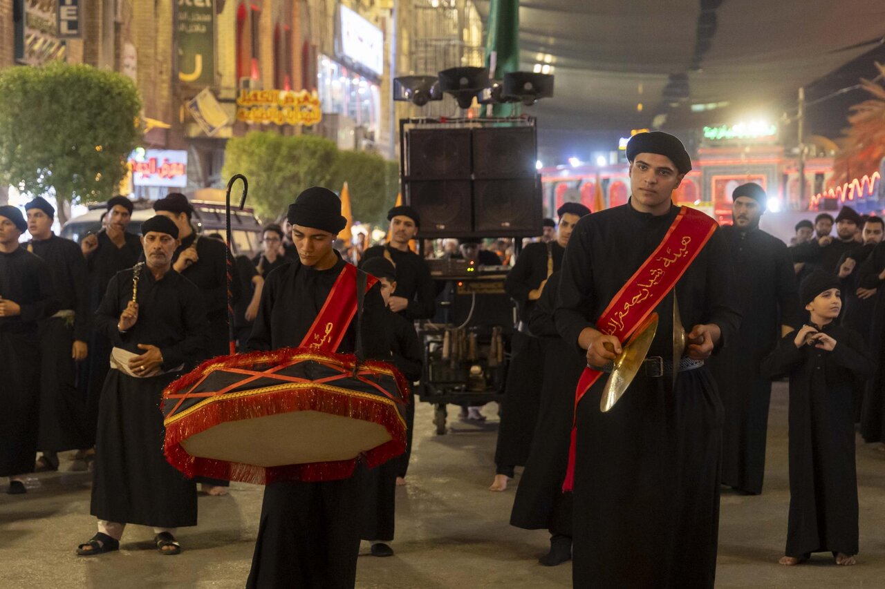 Mourning processions commemorate fourth day of Safar at Aba al-Fadl al-Abbas Shrine (+Photos)