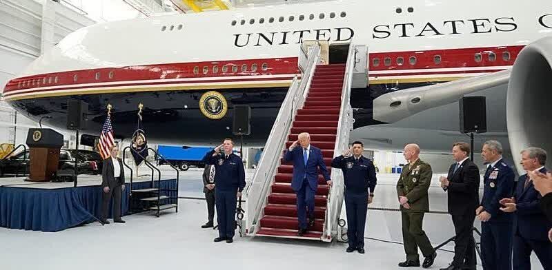 Trump’ın Katar Uçağı Korkusu Bitmedi: Air Force One Yeniden Hangara Çekiliyor