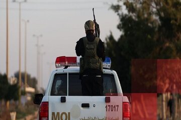 میدیاکان باس لە تەقینەوە و پێکدادان لە نزیک باڵەخانەیەکی فیدراڵی لە نیویۆرک لە ئەمریکا دەکەن.