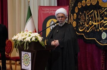 آية الله رمضاني: قائدا الثورة علَّمانا أن علينا أن ننهض ونسير في المسار الصحيح للتاريخ
