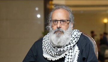 “Ez ewqas bi nûçeyên Îranê ve mijûl im, ku bala min ne li ser bûyerên welatê xwe ye!”