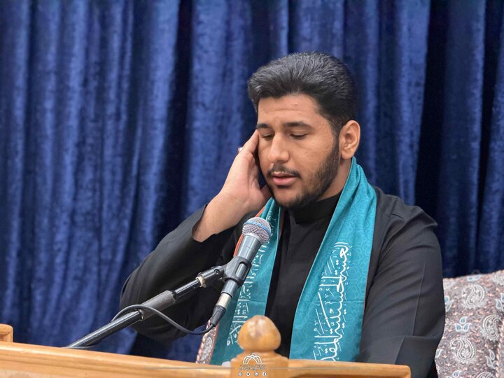 تقرير مصور/ العتبة الحسينية تقيم محفلا قرآنيا عند مرقد شهيد الأمة الإمام الخامنئي (ره) في حرم الإمام الرضا(ع)