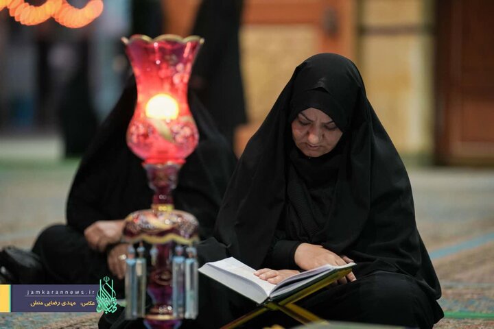 تقرير مصور/ تلاوة القرآن الكريم على روح الشهيد القائد في مسجد جمكران بمدينة قم