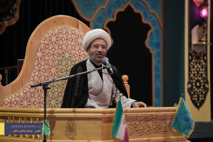 تقرير مصور/ تلاوة القرآن الكريم على روح الشهيد القائد في مسجد جمكران بمدينة قم