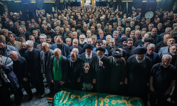 گزارش تصویری/ تشییع پیکر حاج مهدی آصفی پیرغلام اهل‌بیت(ع)