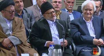 ویدیو | شعرخوانی استاد کریمی مراغه‌ای در محضر رهبر شهید انقلاب