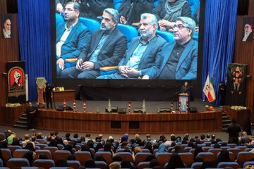 دهمین کنگره ملی شعر ایثار با معرفی برگزیدگان به کار خود پایان داد