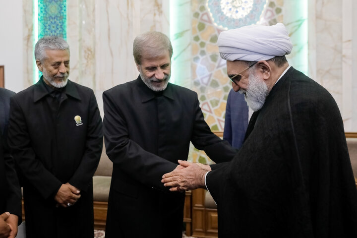 Photos: Commander-in-Chief of Iran Army Meets Custodian of Astan Quds Razavi