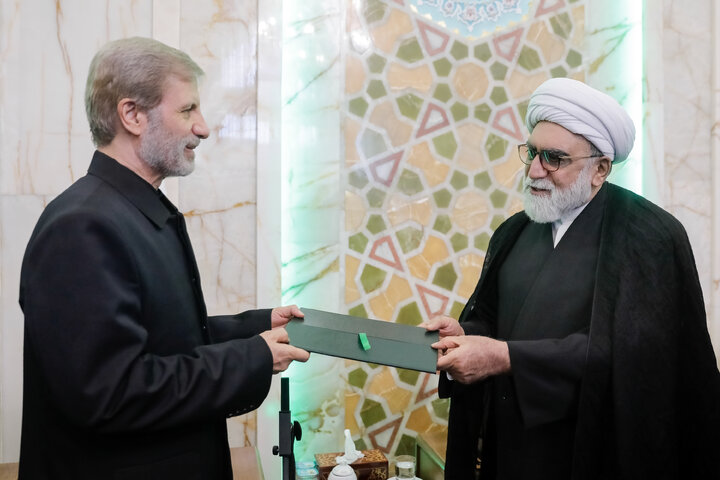 Photos: Commander-in-Chief of Iran Army Meets Custodian of Astan Quds Razavi