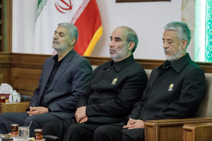 Photos: Commander-in-Chief of Iran Army Meets Custodian of Astan Quds Razavi