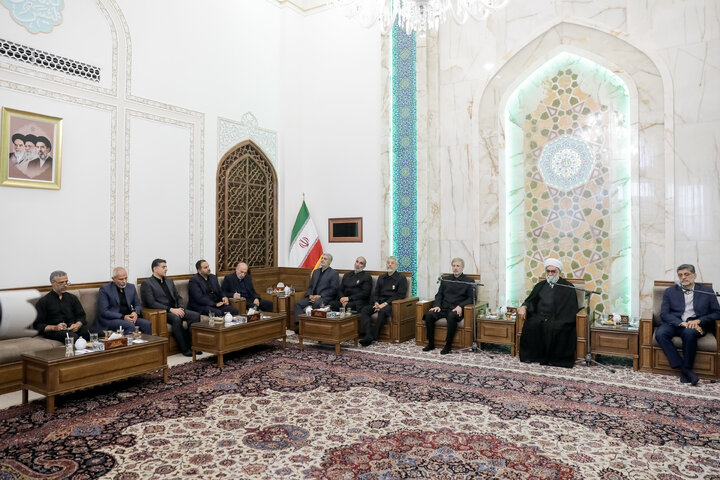 Photos: Commander-in-Chief of Iran Army Meets Custodian of Astan Quds Razavi