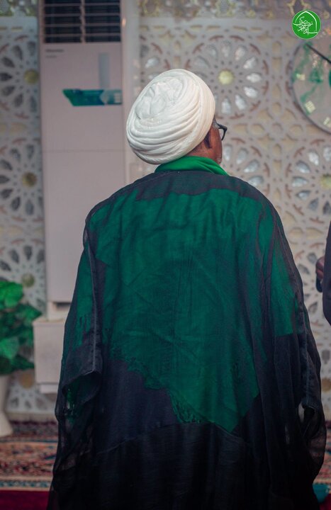 تقرير مصور/ الزعيم زاكزاكي يدعو زوار أربعينية الإمام الحسين (ع) إلى التحلّي بالأخلاق الإسلامية، وإخلاص النية