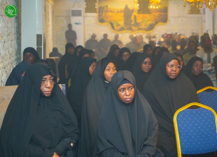 تقرير مصور/ الزعيم زاكزاكي يدعو زوار أربعينية الإمام الحسين (ع) إلى التحلّي بالأخلاق الإسلامية، وإخلاص النية