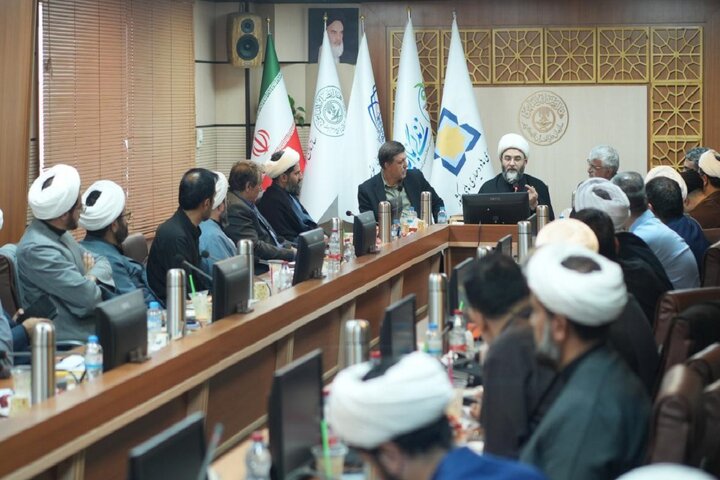 تقرير مصور/ الزعيم زاكزاكي يدعو زوار أربعينية الإمام الحسين (ع) إلى التحلّي بالأخلاق الإسلامية، وإخلاص النية