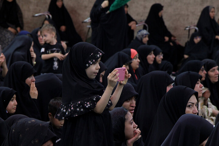 حضور پرشور دختران سه‌ساله قمی در همایش «به رسم رقیه»