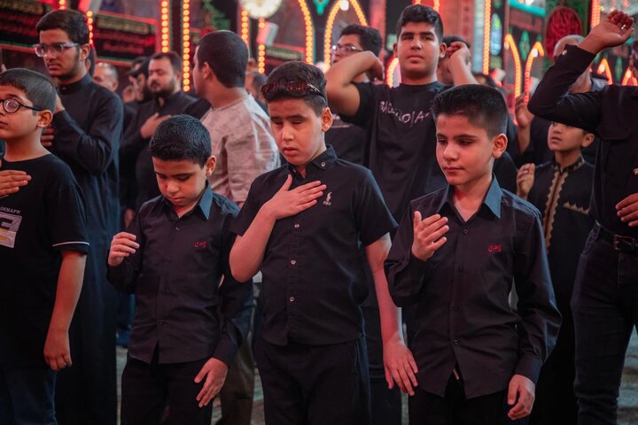 عکس خبری/ عزاداری روشندلان در حرم امام حسین(ع)