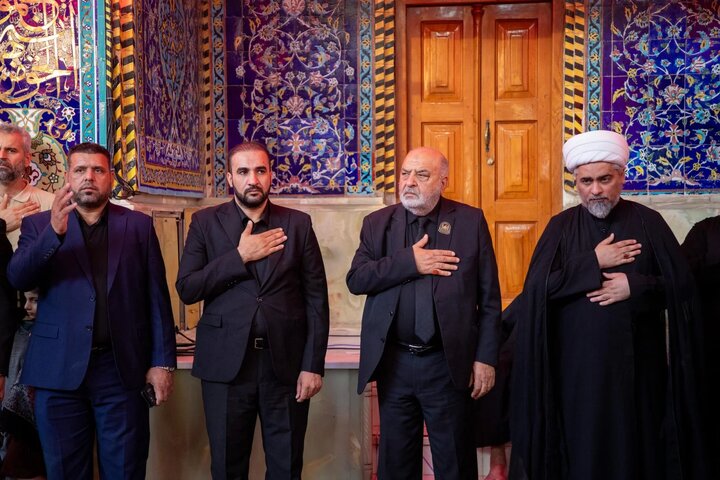 عکس خبری/ عزاداری روشندلان در حرم امام حسین(ع)