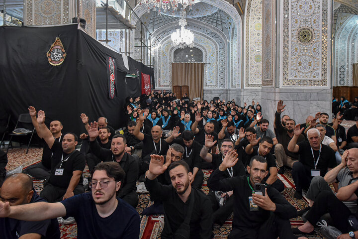 Informe fotográfico | Peregrinos de Azerbaiyán visitan el Santuario del Imam Alí ibn Musa ar-Rida (PB)