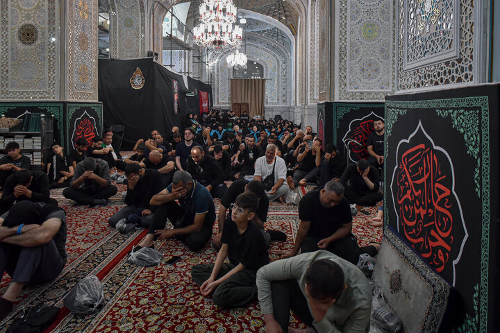 Informe fotográfico | Peregrinos de Azerbaiyán visitan el Santuario del Imam Alí ibn Musa ar-Rida (PB)