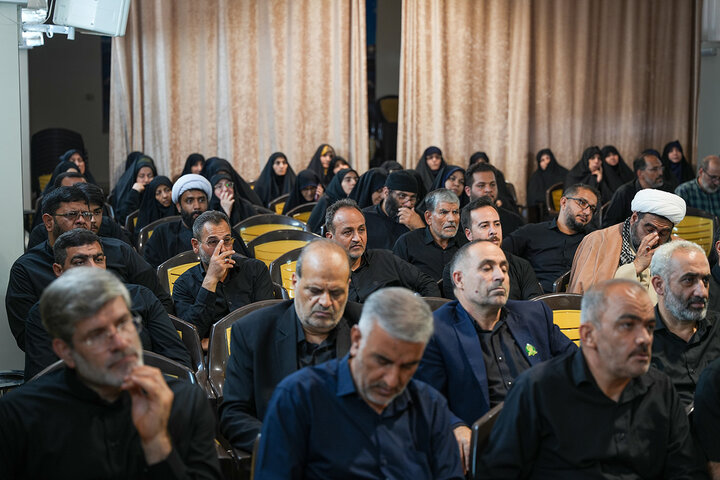 آخرین نشست توجیهی خادمان حرم بانوی کرامت برای خدمت‌رسانی به زائران اربعین + تصاویر و فیلم
