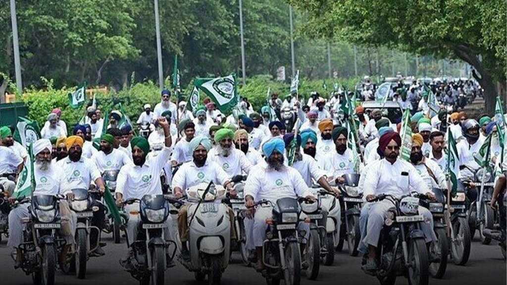 Thousands of Farmers March on New Delhi to Oppose U.S.–India Trade Deal