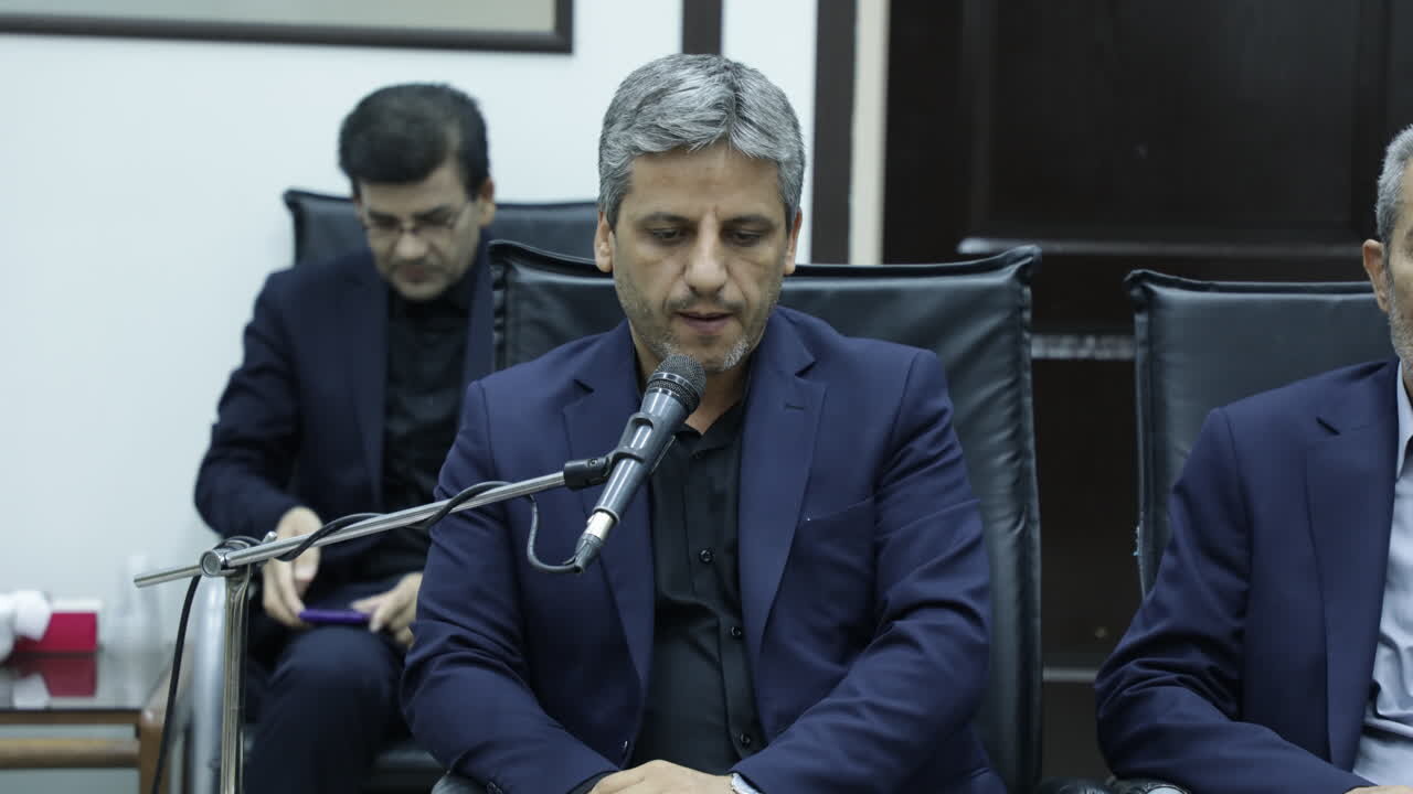 تبیین شخصیت امام شهید در موکب‌های حرم بانوی کرامت در ایام اربعین حسینی