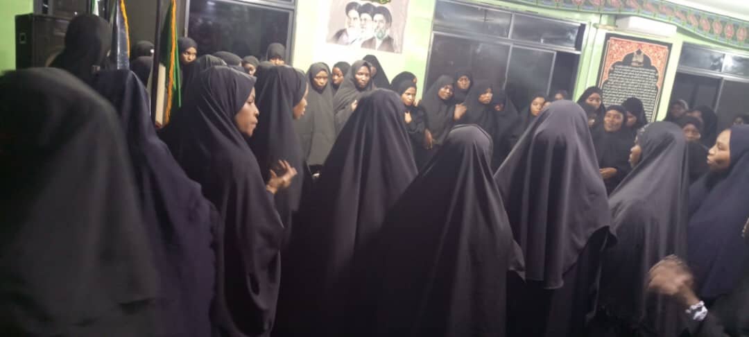 Wanafunzi wa Hawzah ya Hazrat Zainab (sa) Wakuhuisha Majlis ya Maombolezo ya Shahada ya Imam Hasan (as) Nchini Tanzania +Picha