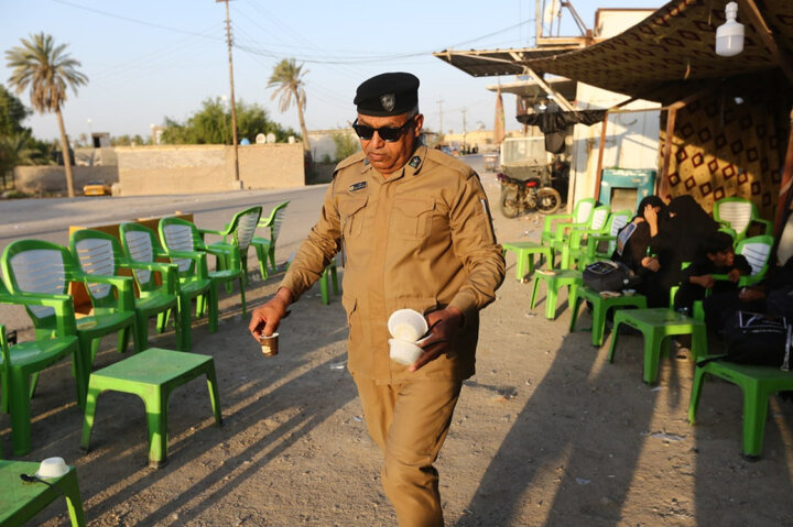 تقرير مصور/ منتسبو الشرطة يخدمون زوار الأربعين في البصرة
